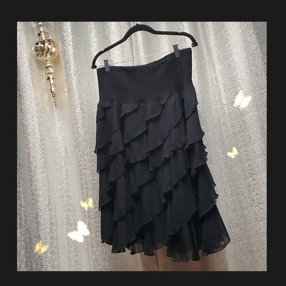 Black Skirt Multi Layered with Wide Elastic Waistband - Picture 3 of 10